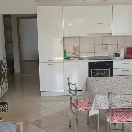 Apartment Mb Pula