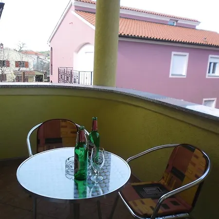 Mb Апартаменты Пула